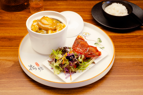 salads in white plate